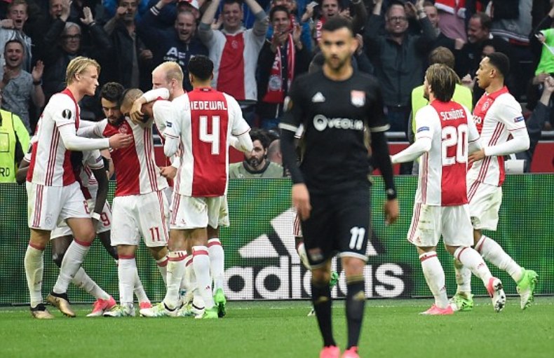 Hủy diệt Lyon, Ajax đặt một chân vào chung kết Europa League