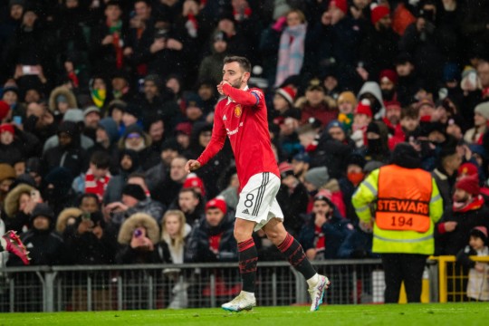 M.U thắng 4-1, Scholes vẫn chỉ ra điều đáng lo với Fernandes