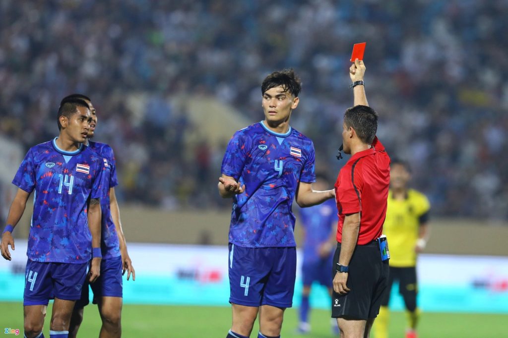 Madam Pang bất ngờ với không khí sân Thiên Trường