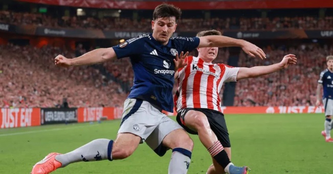 Maguire dâng cao tạo cơ hội, nhận mưa lời khen từ chuyên gia