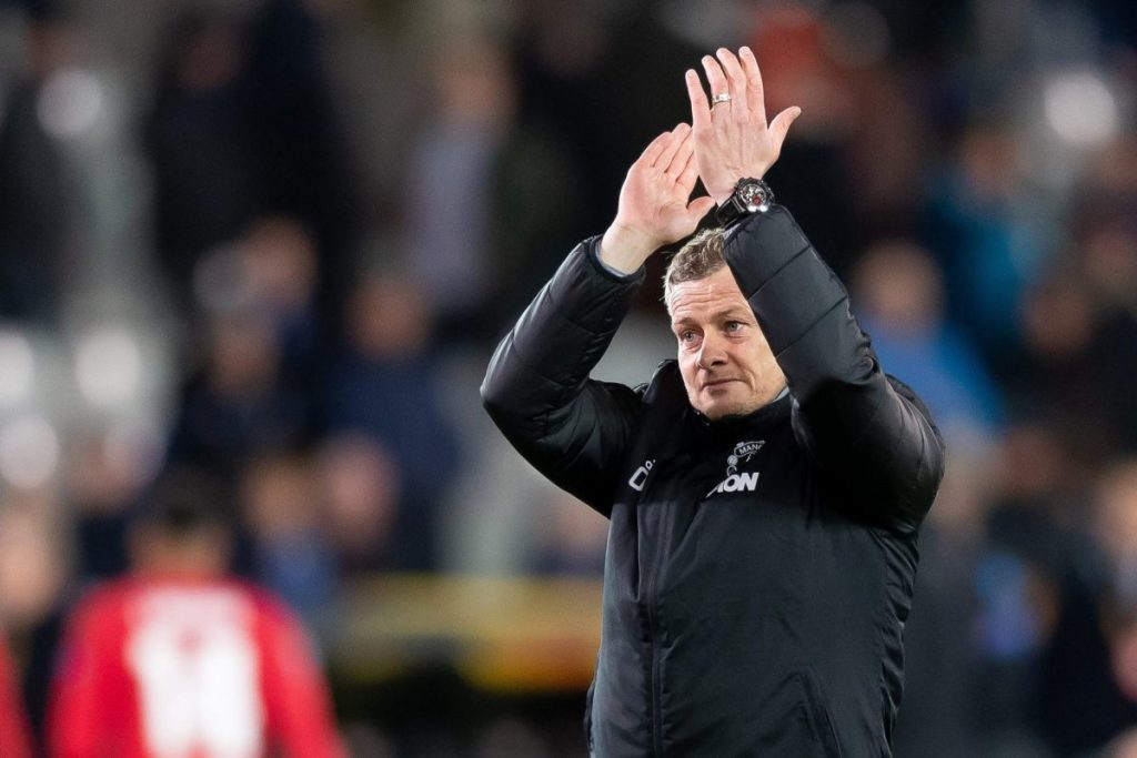 Man Utd hòa thất vọng, Van Persie đặt dấu hỏi về quyết định của Ole