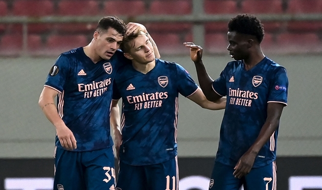 Mikel Arteta phản ứng lạ sau khi Odegaard nã đại bác kinh hoàng