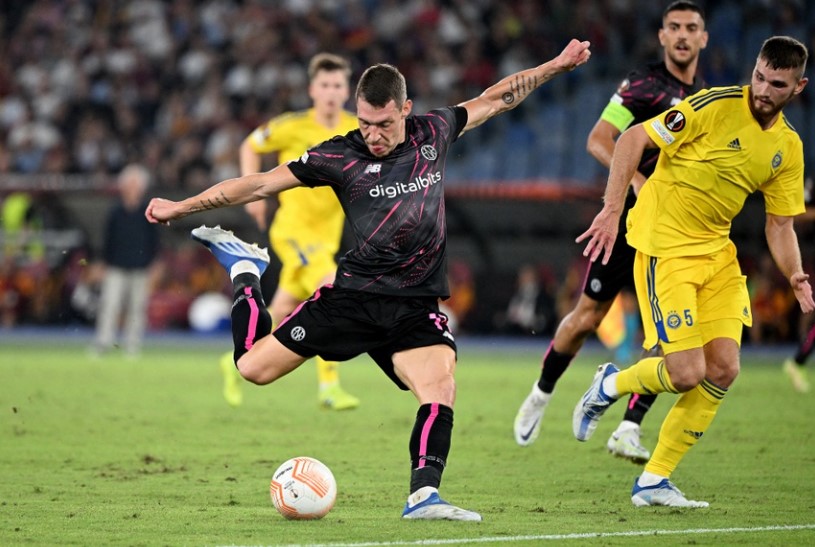 Mourinho chỉ trích học trò đá rườm rà