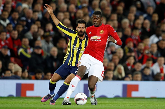 Mourinho đã biết dùng Paul Pogba