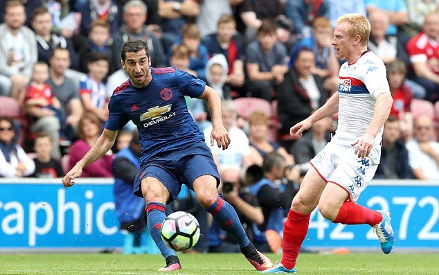 Mourinho giải thích lí do Mkhitaryan vắng mặt ở trận gặp Fenerbahce