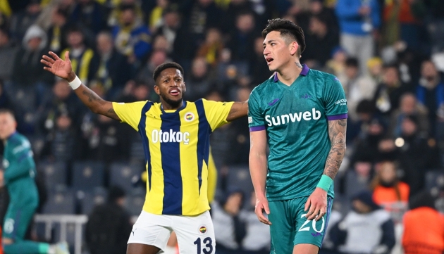 Mourinho giúp Fenerbahce hủy diệt Anderlecht, đặt một chân vào vòng 16 đội Europa League