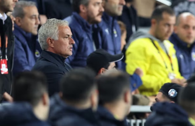 Mourinho: “Man Utd đã giành 1 điểm trước chúng tôi”