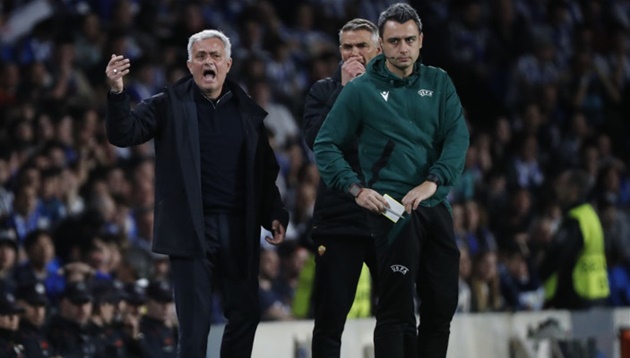 Mourinho: “Sự hy sinh, lòng dũng cảm”