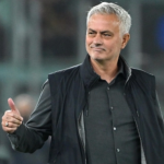 Mourinho: “Tôi chỉ cần có một trong ba cầu thủ đó”