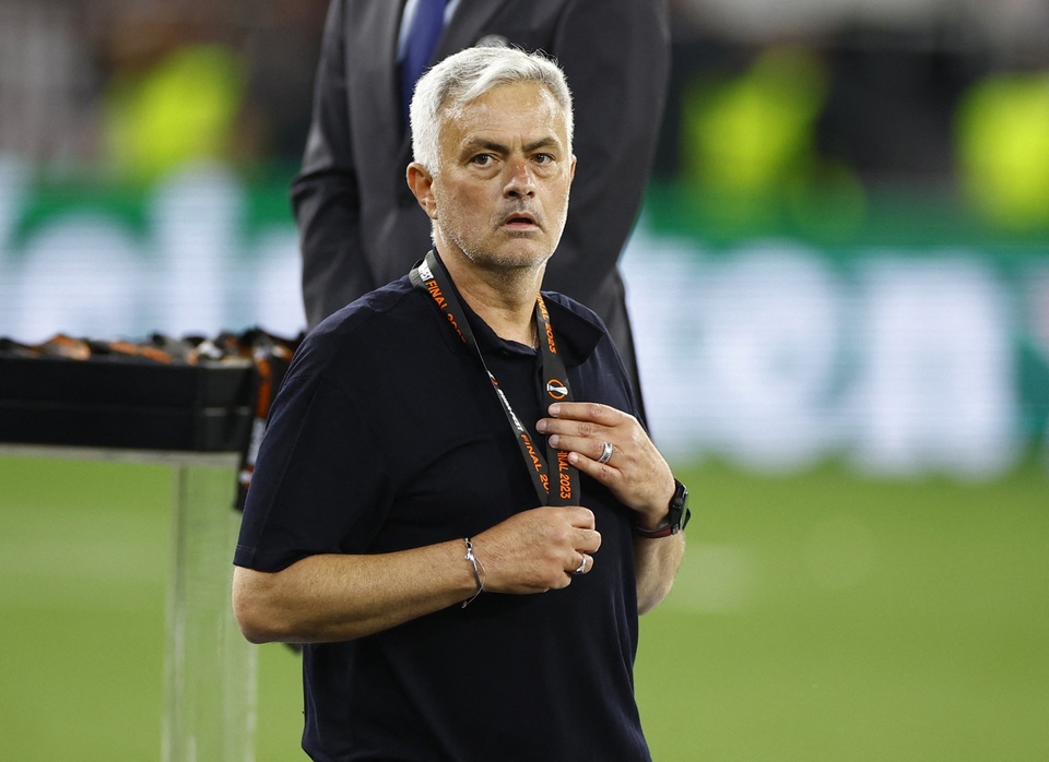 Mourinho trả giá đắt