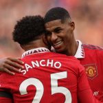 MU được xếp cửa trên Barca