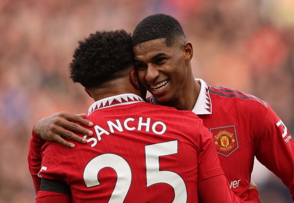 MU được xếp cửa trên Barca