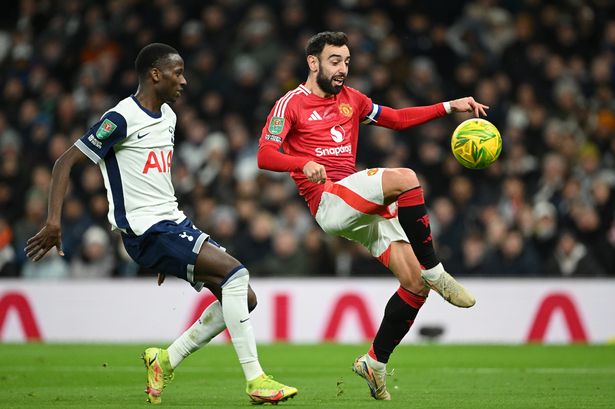 MU hay Tottenham sẽ thoát kiếp “kẻ thất bại vĩ đại”?