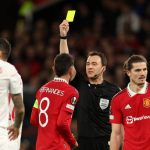 MU sẽ không vui với trọng tài bắt chung kết Europa League