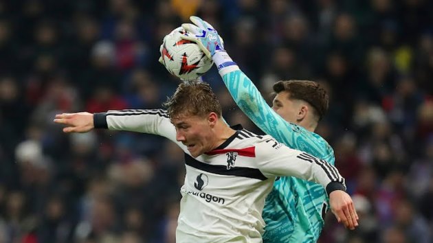 MU thắng dễ Steaua Bucharest, vào thẳng vòng knock-out Europa League