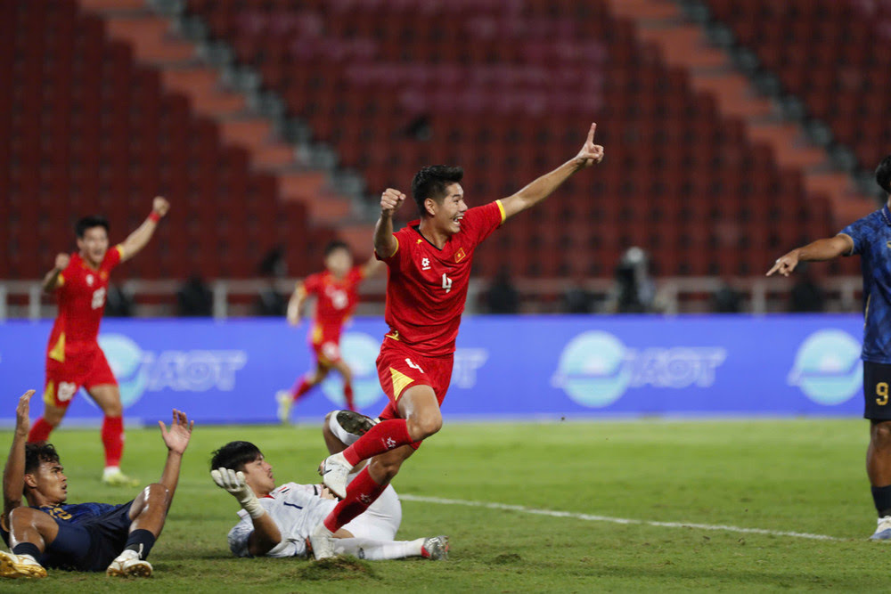 Ngược dòng ngoạn mục, U22 Việt Nam quật ngã Thái Lan trong trận chung kết SEA Games