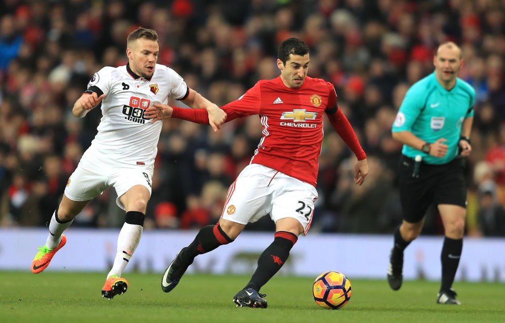 Nổ súng, Mkhitaryan có quà tặng CĐV nhà