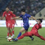 Nữ trưởng đoàn U23 Thái Lan ăn mừng cực sung khi đội nhà thắng to