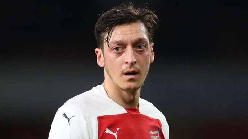 “Ozil chẳng khác gì một loại sốt nấm men”