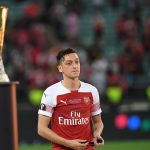 ‘Ozil chẳng làm được gì so với Hazard’