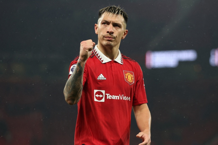 Paul Scholes: Lisandro Martinez dính chấn thương bất ổn