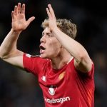 Pha bóng của Dalot thổi bùng căng thẳng tại Man Utd