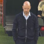 Phản ứng của HLV Ten Hag khi Maguire mắc sai lầm