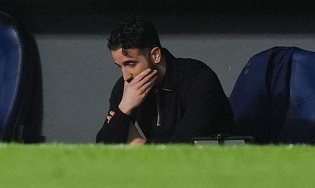 Phòng thay đồ M.U mang đến cơn đau đầu cho Ruben Amorim