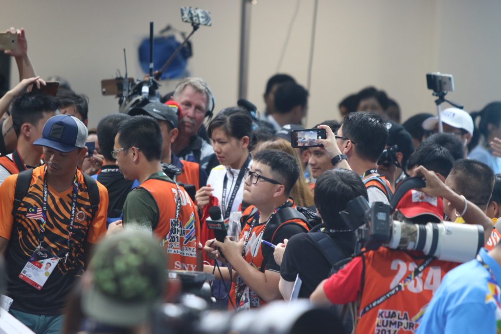 Phóng viên SEA Games 29 “bao vây” Ánh Viên