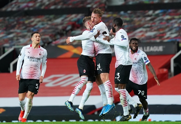 Quá hạnh phúc, HLV Milan nói thẳng về sức mạnh của Man Utd