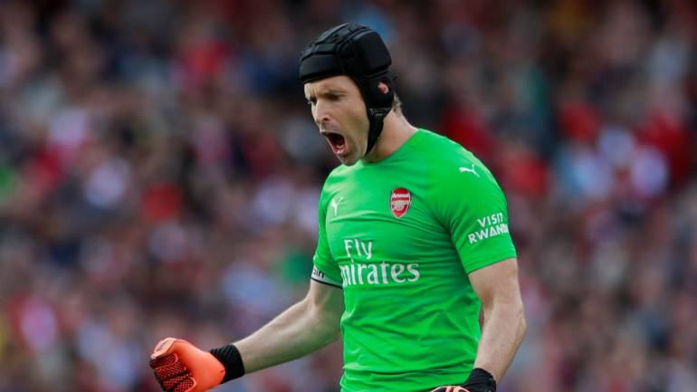 Quên tình nghĩa đi, Chelsea cần xuống tay với “kẻ thù” nếu muốn thắng Arsenal