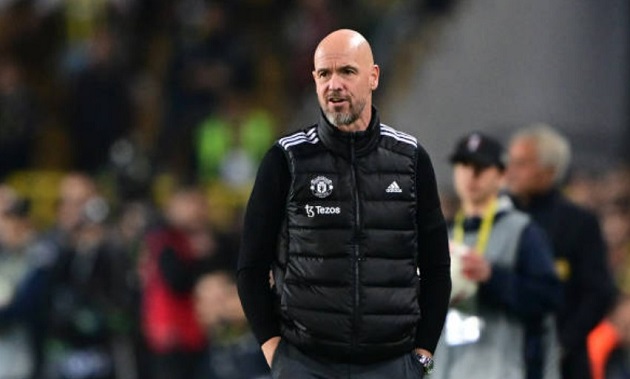 Quỷ đỏ đang lạc trong sương mù