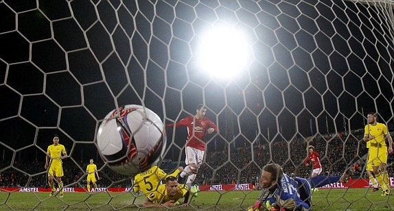 Ra sân với đội hình lạ, Man United hòa hú vía ở nước Nga