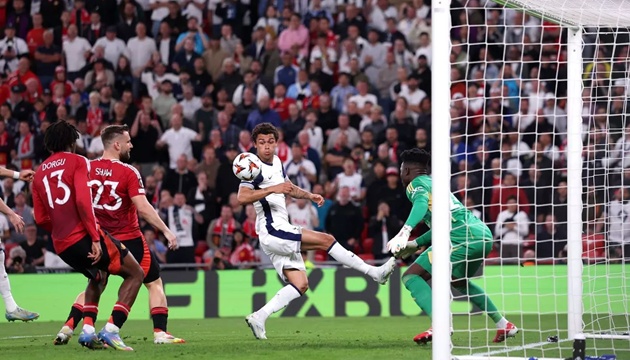 Rio Ferdinand bênh Luke Shaw, chỉ trích Dorgu khiến MU thua cuộc