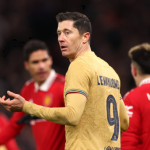 Robert Lewandowski gửi thông điệp khi bị M.U đánh bại