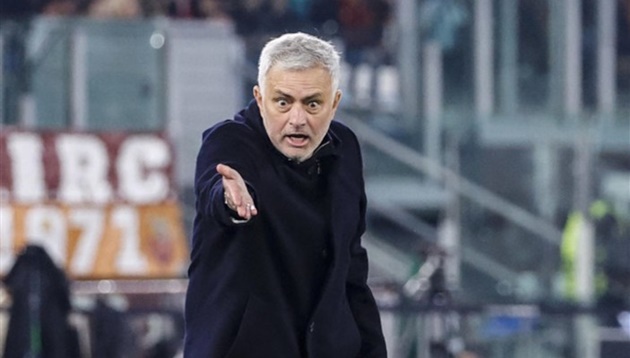 Roma thắng 2-0, Mourinho vẫn chưa hài lòng