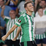 Ronaldo bị chê khi so sánh với lão tướng 41 tuổi