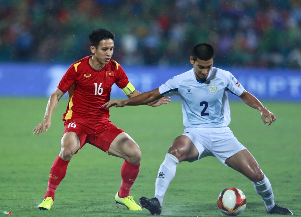 Sân Việt Trì không thể cử hành quốc ca vì gặp sự cố âm thanh