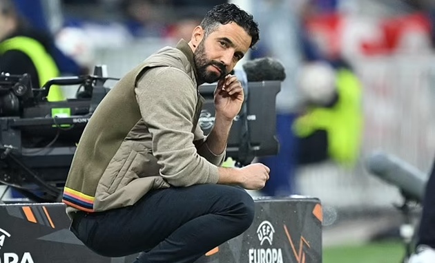 Scholes nghi ngờ niềm tin của Amorim với Man Utd