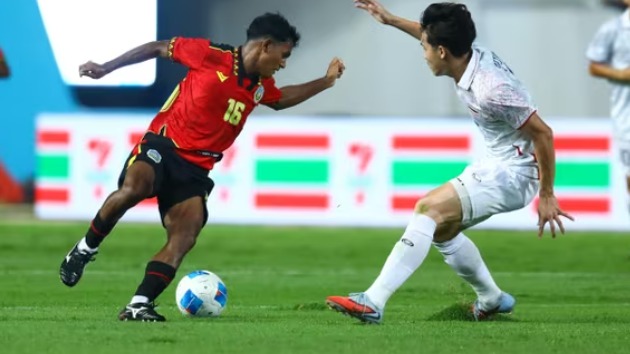 SEA Games 33: Mặt sân Rajamangala xuống cấp nghiêm trọng sau 2 trận