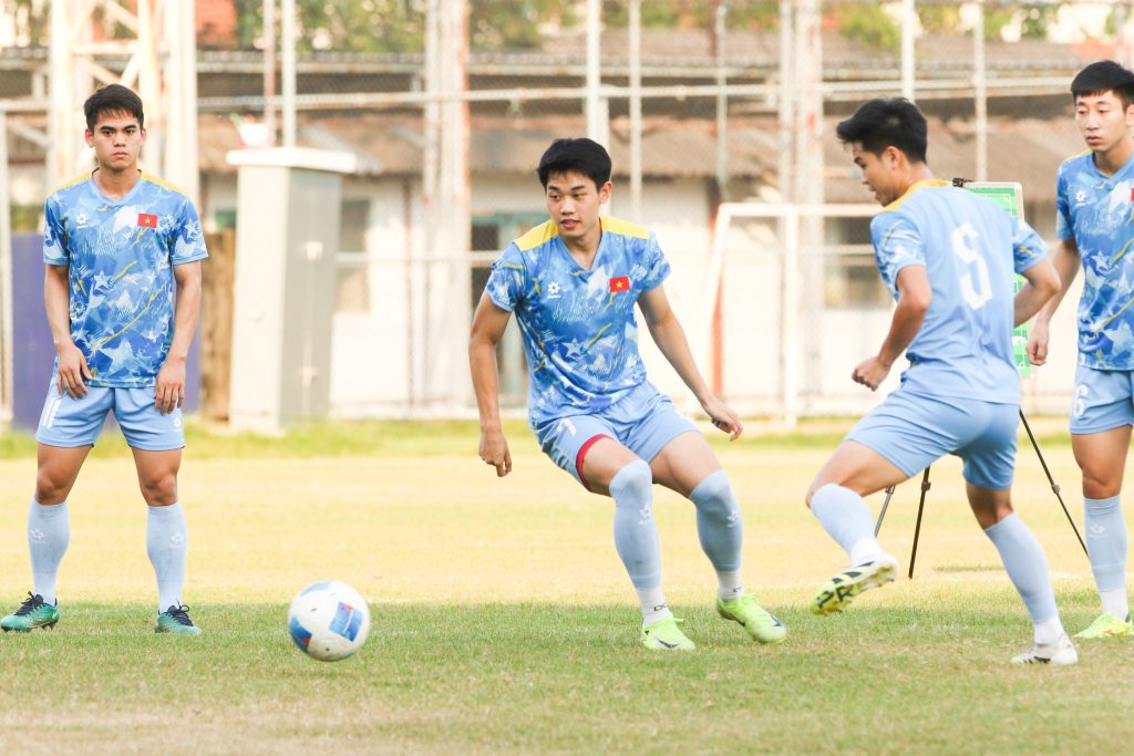 SEA Games 33: Văn Khang, Đình Bắc lĩnh xướng hàng công U22 Việt Nam