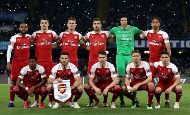 SỐC: Đang đấu Napoli, sao Arsenal rời sân rồi trở lại sau 5 phút