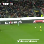 Sốc! Nacho Monreal “hờn dỗi” khi Arsenal dính phản công và nhận bàn thua