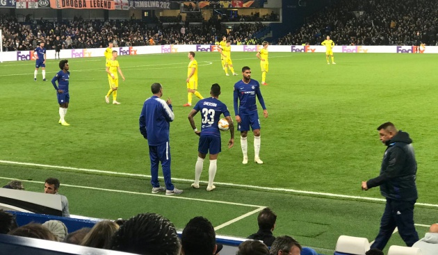 Sốc: Sarri “giáo huấn” cầu thủ lập hat-trick ngay trên sân