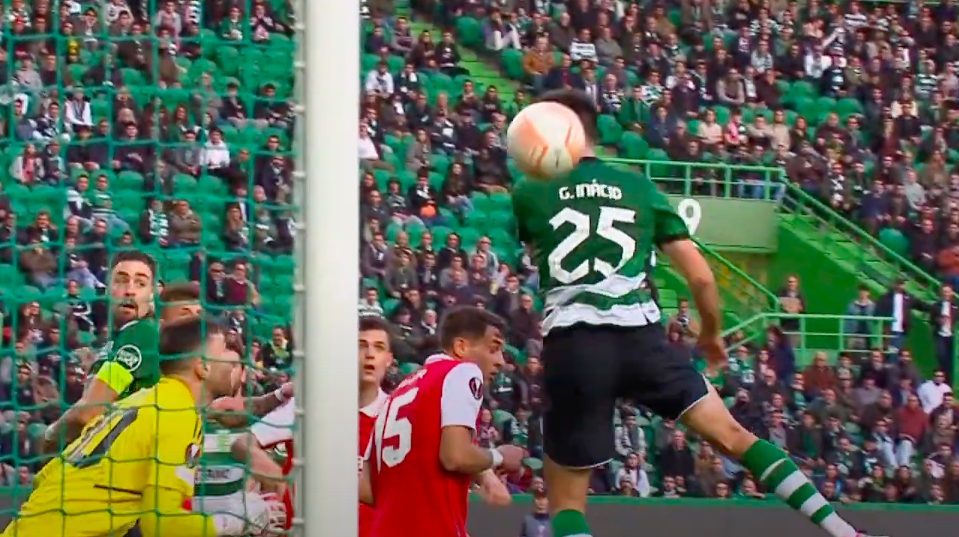 Tân binh có trận đầu tiên đá cho Arsenal tệ hại