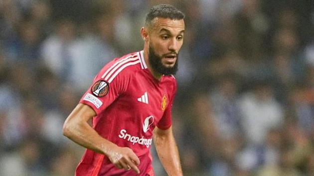 Ten Hag giải thích lý do để Noussair Mazraoui đá số 10
