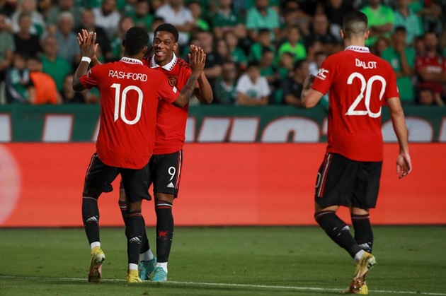 Ten Hag giải thích lý do Martial ngồi dự bị