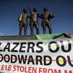 Thảm bại trước Sevilla là cú đấm vào giới chủ MU