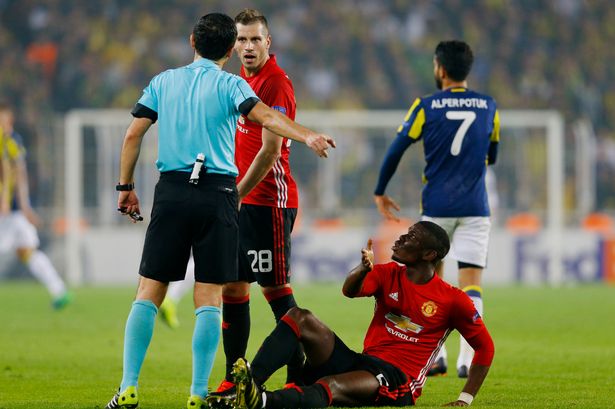 Thảm họa cho Man Utd, Pogba dính chấn thương