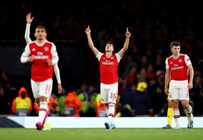 ‘Thần đồng’ chói sáng, fan Arsenal phấn khích: ‘Cảm ơn Man Utd’